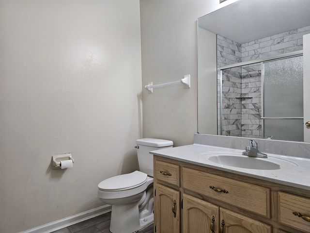 2210 STONE STREAM DR, Memphis, TN 38016