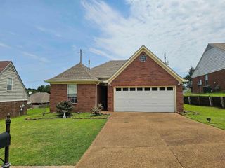 2210 STONE STREAM DR, Memphis, TN 38016
