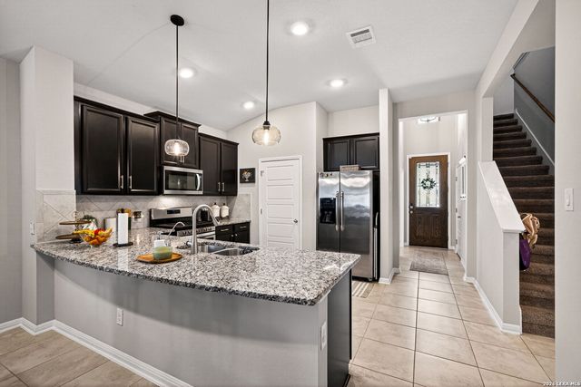 13331 BADLANDS BND, St Hedwig, TX 78152