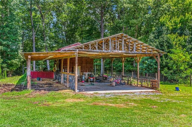 1311 Flippin Road, Mount Airy, NC 27030