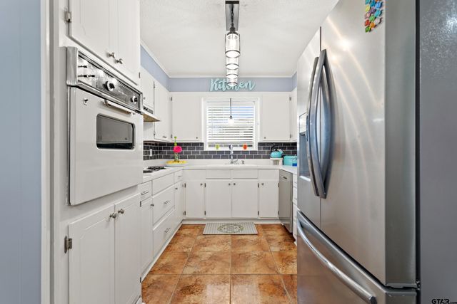 3433 Cloverdale Dr, Tyler, TX 75701