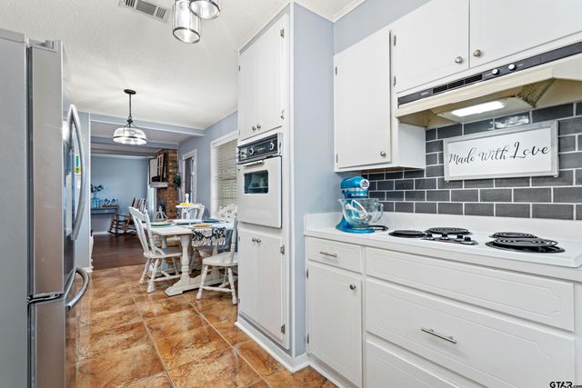 3433 Cloverdale Dr, Tyler, TX 75701