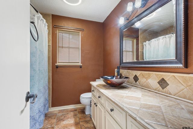 3433 Cloverdale Dr, Tyler, TX 75701