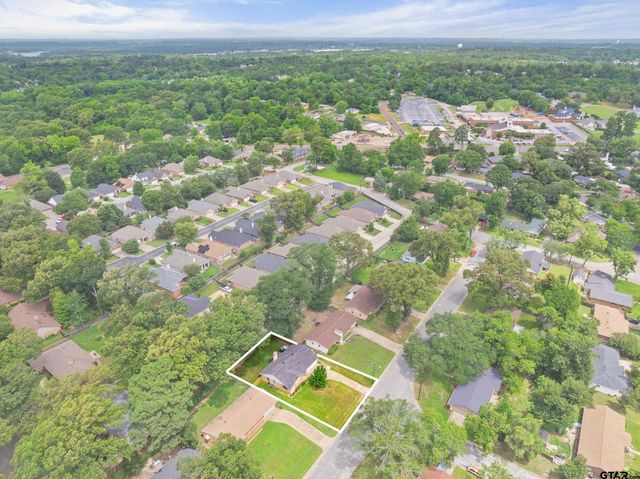 3433 Cloverdale Dr, Tyler, TX 75701