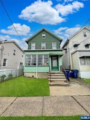 113 Kansas Street, Hackensack, NJ 07601