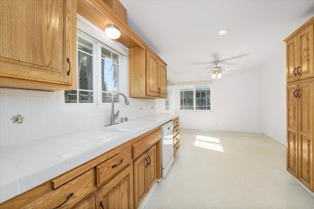 805 Mermod Pl, Winters, CA 95694