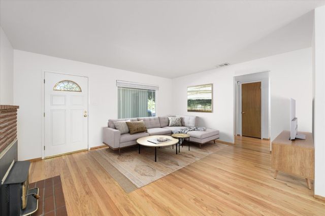 805 Mermod Pl, Winters, CA 95694