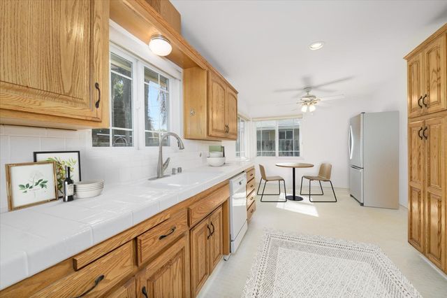 805 Mermod Pl, Winters, CA 95694