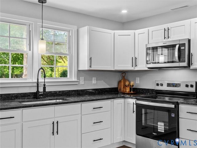 25621 Grant Ave, Dinwiddie, VA 23803