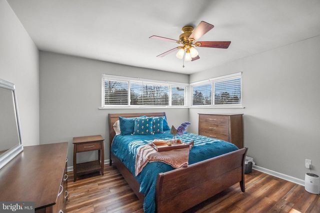 8 LAKEVILLA DR, Voorhees, NJ 08043