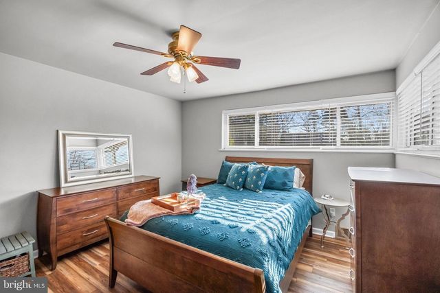 8 LAKEVILLA DR, Voorhees, NJ 08043