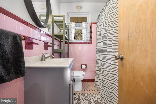 8 LAKEVILLA DR, Voorhees, NJ 08043