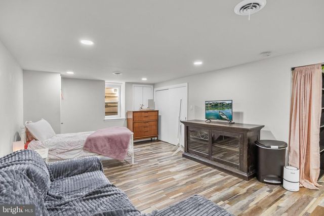 8 LAKEVILLA DR, Voorhees, NJ 08043