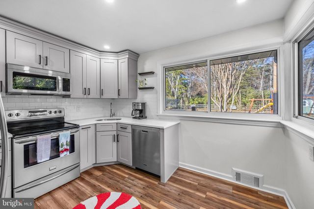 8 LAKEVILLA DR, Voorhees, NJ 08043