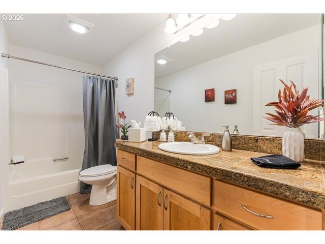 9774 Sw TUALATIN Rd, Tualatin, OR 97062