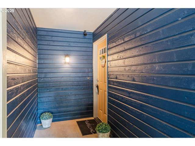 9774 Sw TUALATIN Rd, Tualatin, OR 97062