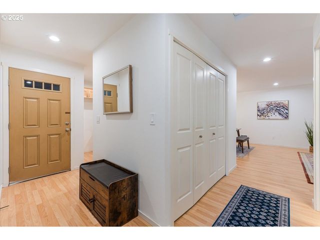 9774 Sw TUALATIN Rd, Tualatin, OR 97062