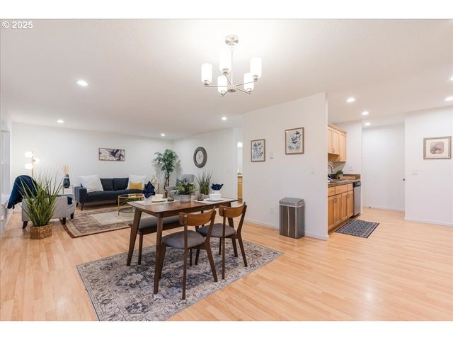 9774 Sw TUALATIN Rd, Tualatin, OR 97062