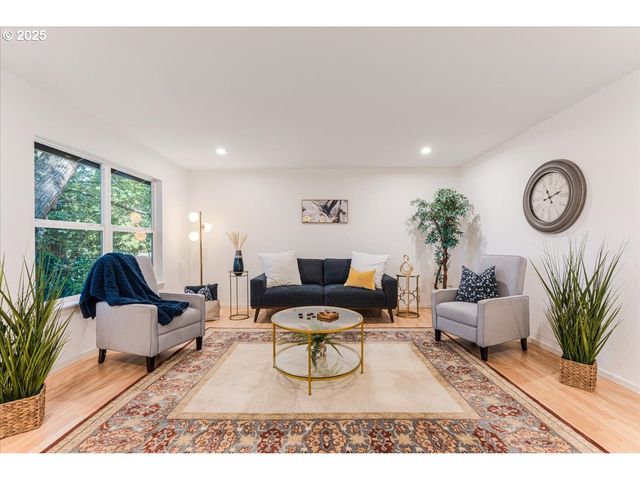 9774 Sw TUALATIN Rd, Tualatin, OR 97062