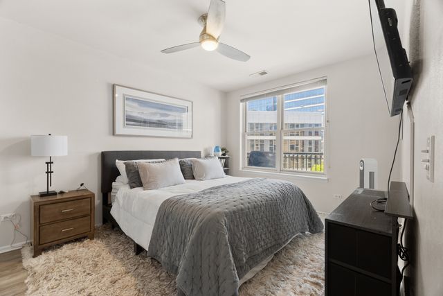520 N Halsted Street 305, Chicago, IL 60642