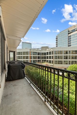 520 N Halsted Street 305, Chicago, IL 60642