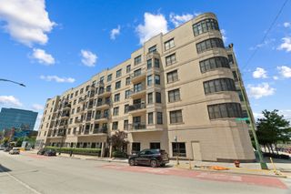 520 N Halsted Street 305, Chicago, IL 60642