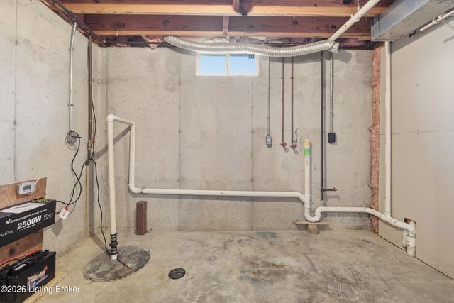 11515 Scott Mills Rd, Fairdale, KY 40118