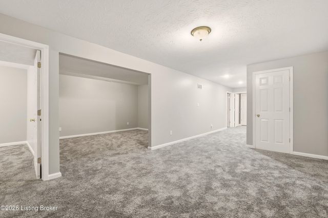 11515 Scott Mills Rd, Fairdale, KY 40118