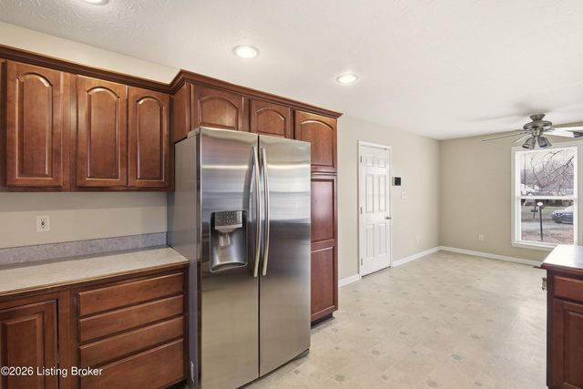 11515 Scott Mills Rd, Fairdale, KY 40118