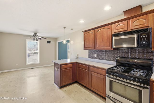 11515 Scott Mills Rd, Fairdale, KY 40118