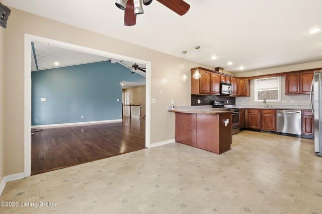 11515 Scott Mills Rd, Fairdale, KY 40118