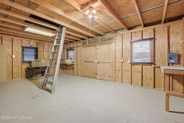 11515 Scott Mills Rd, Fairdale, KY 40118