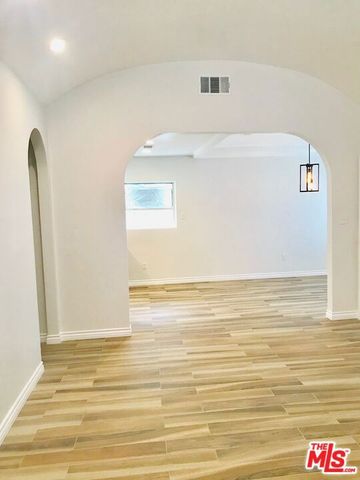 304 W Hillcrest Boulevard, Inglewood, CA 90301