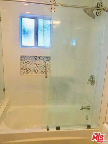 304 W Hillcrest Boulevard, Inglewood, CA 90301