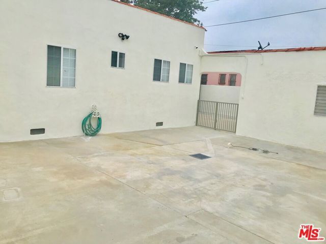 304 W Hillcrest Boulevard, Inglewood, CA 90301