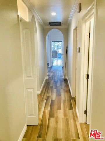 304 W Hillcrest Boulevard, Inglewood, CA 90301