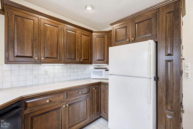 38370 Willowmere St Street, Harrison Twp, MI 48045