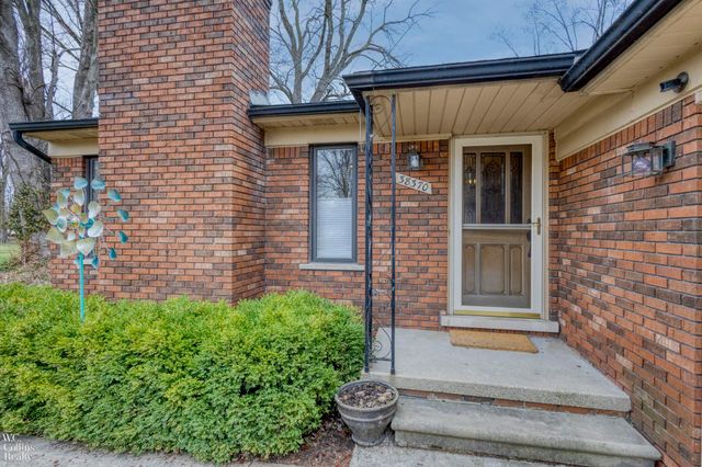 38370 Willowmere St Street, Harrison Twp, MI 48045