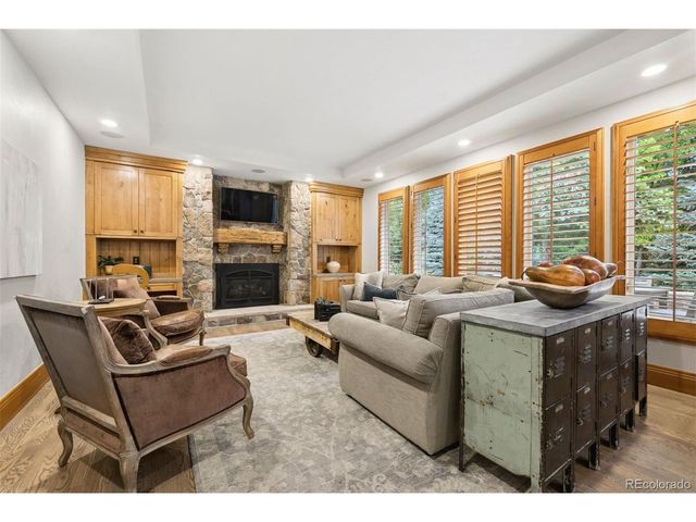 8126 S Glencoe Ct, Littleton, CO 80122