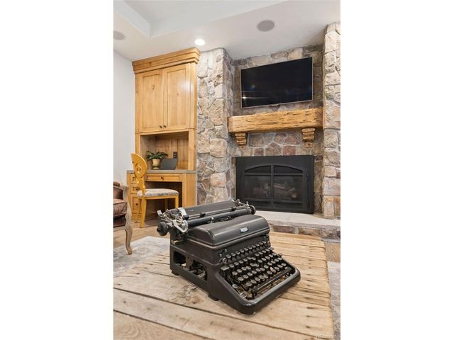 8126 S Glencoe Ct, Littleton, CO 80122