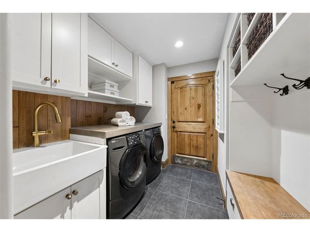 8126 S Glencoe Ct, Littleton, CO 80122