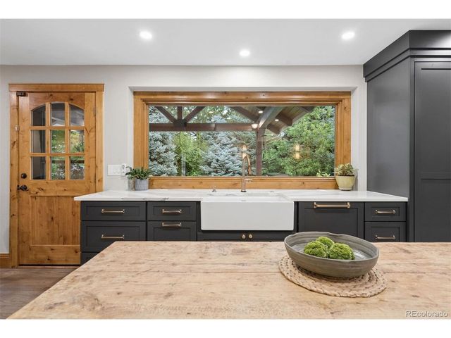 8126 S Glencoe Ct, Littleton, CO 80122