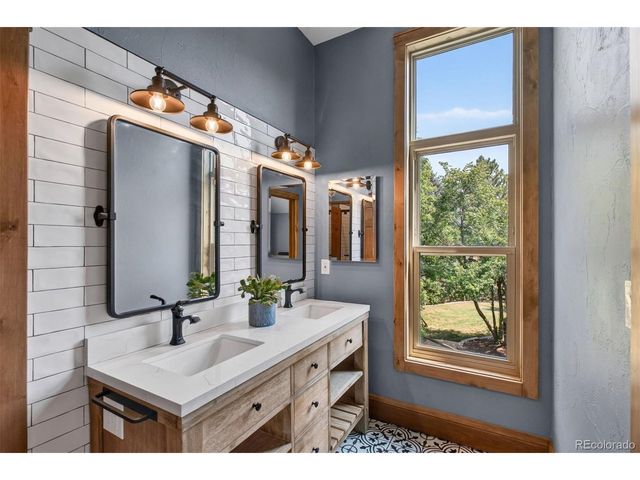8126 S Glencoe Ct, Littleton, CO 80122