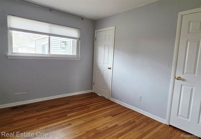 4217 Crooks Road, Royal Oak, MI 48073