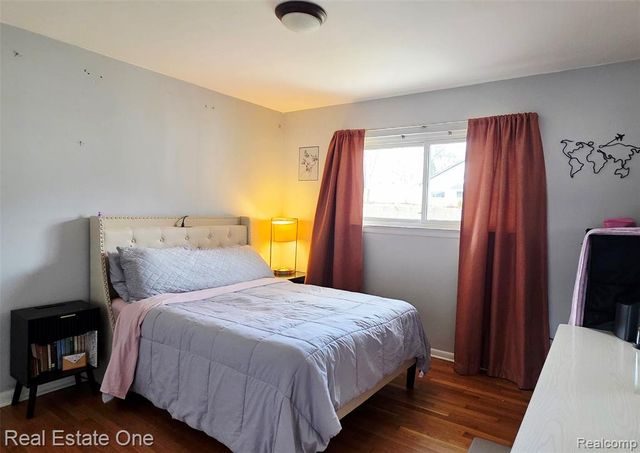 4217 Crooks Road, Royal Oak, MI 48073