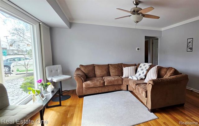 4217 Crooks Road, Royal Oak, MI 48073