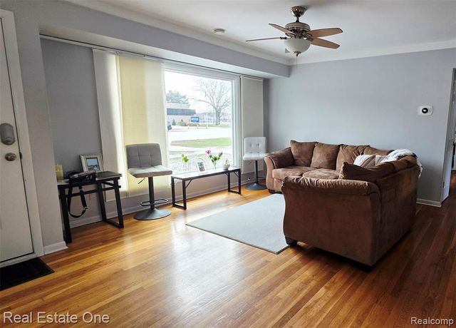 4217 Crooks Road, Royal Oak, MI 48073