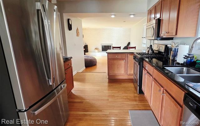 4217 Crooks Road, Royal Oak, MI 48073