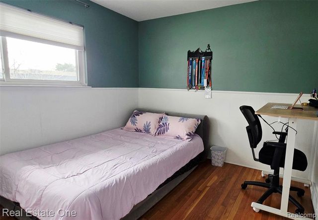 4217 Crooks Road, Royal Oak, MI 48073