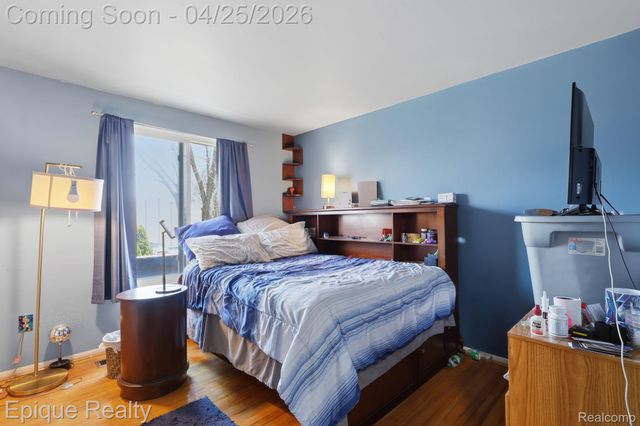 8727 Kennedy Circle 4, Warren, MI 48093